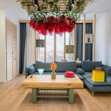 Jungle Escape - Luxe 1-Br Haven In Bucharest 아파트 외부 사진