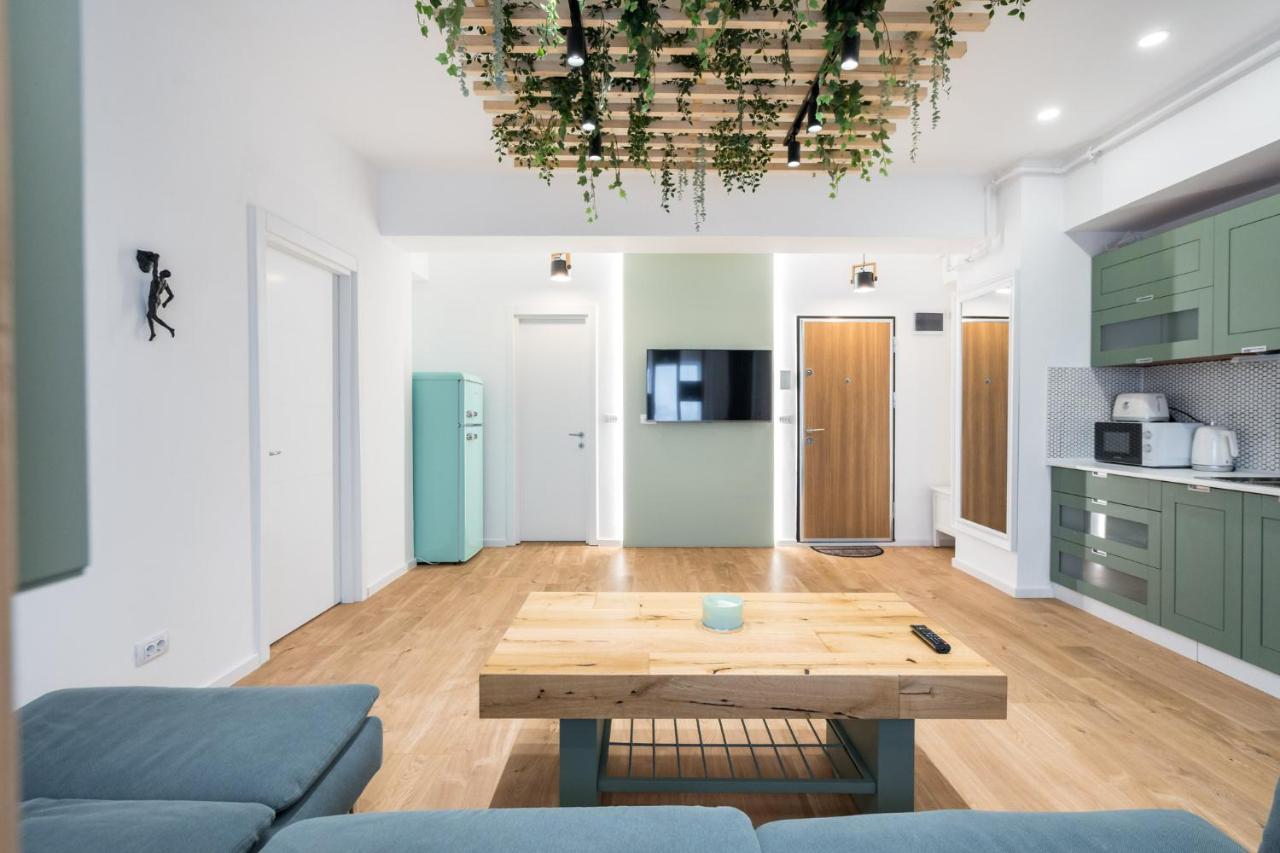 Jungle Escape - Luxe 1-Br Haven In Bucharest 아파트 외부 사진