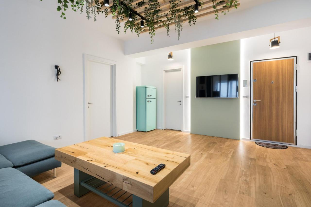 Jungle Escape - Luxe 1-Br Haven In Bucharest 아파트 외부 사진